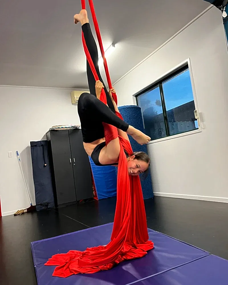 Aerial-Silks-Class Aerial Silks