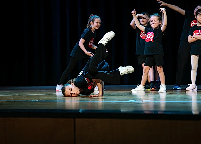 Hip-Hop-Stage-Performance