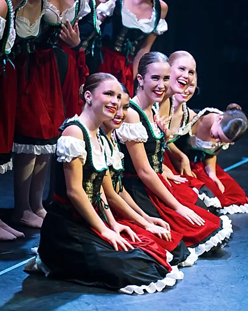 Musical-Theatre-on-Stage Learning how to dance Musical Theatre