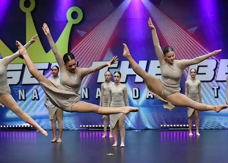Performance-Crew-Dance