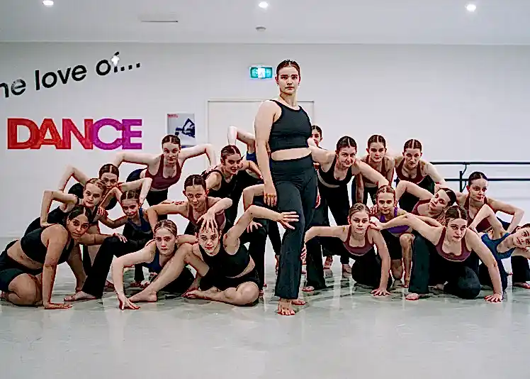 Teenage-Dancers